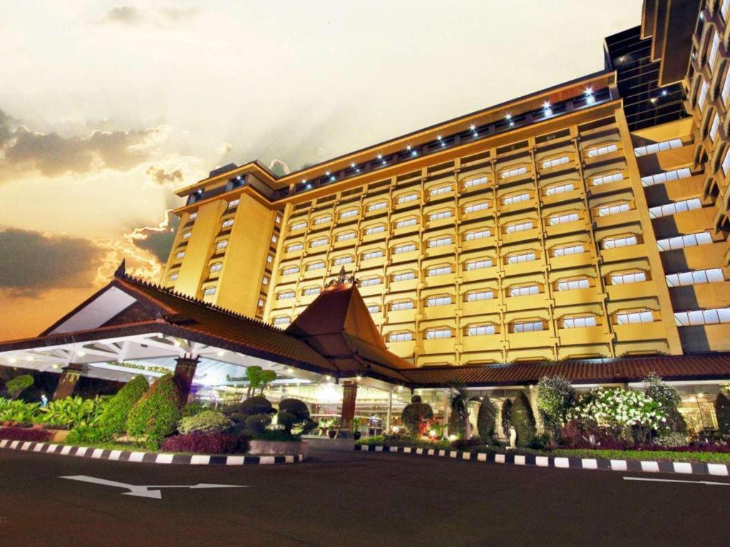 Kartika Chandra Hotel Jakarta Kültér fotó