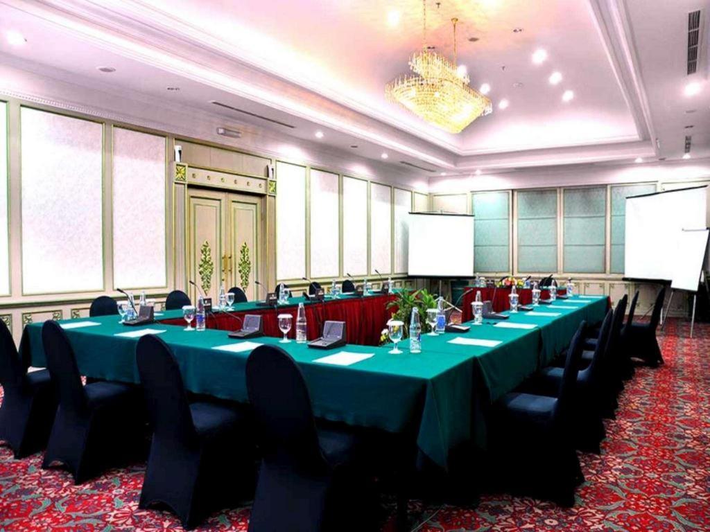 Kartika Chandra Hotel Jakarta Kültér fotó