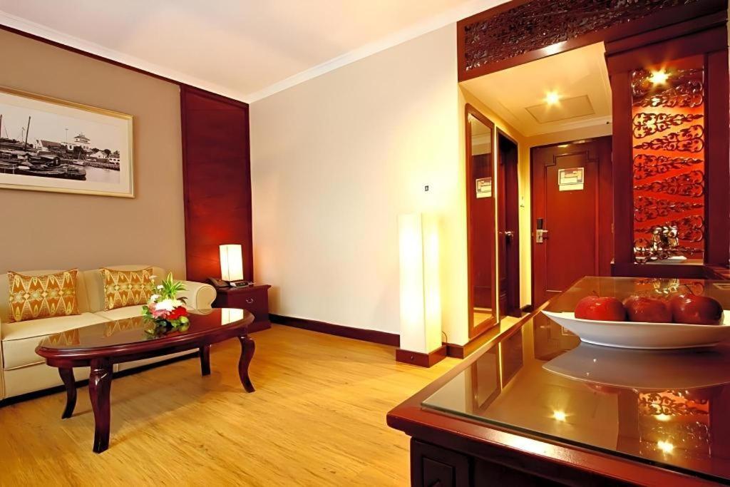 Kartika Chandra Hotel Jakarta Kültér fotó